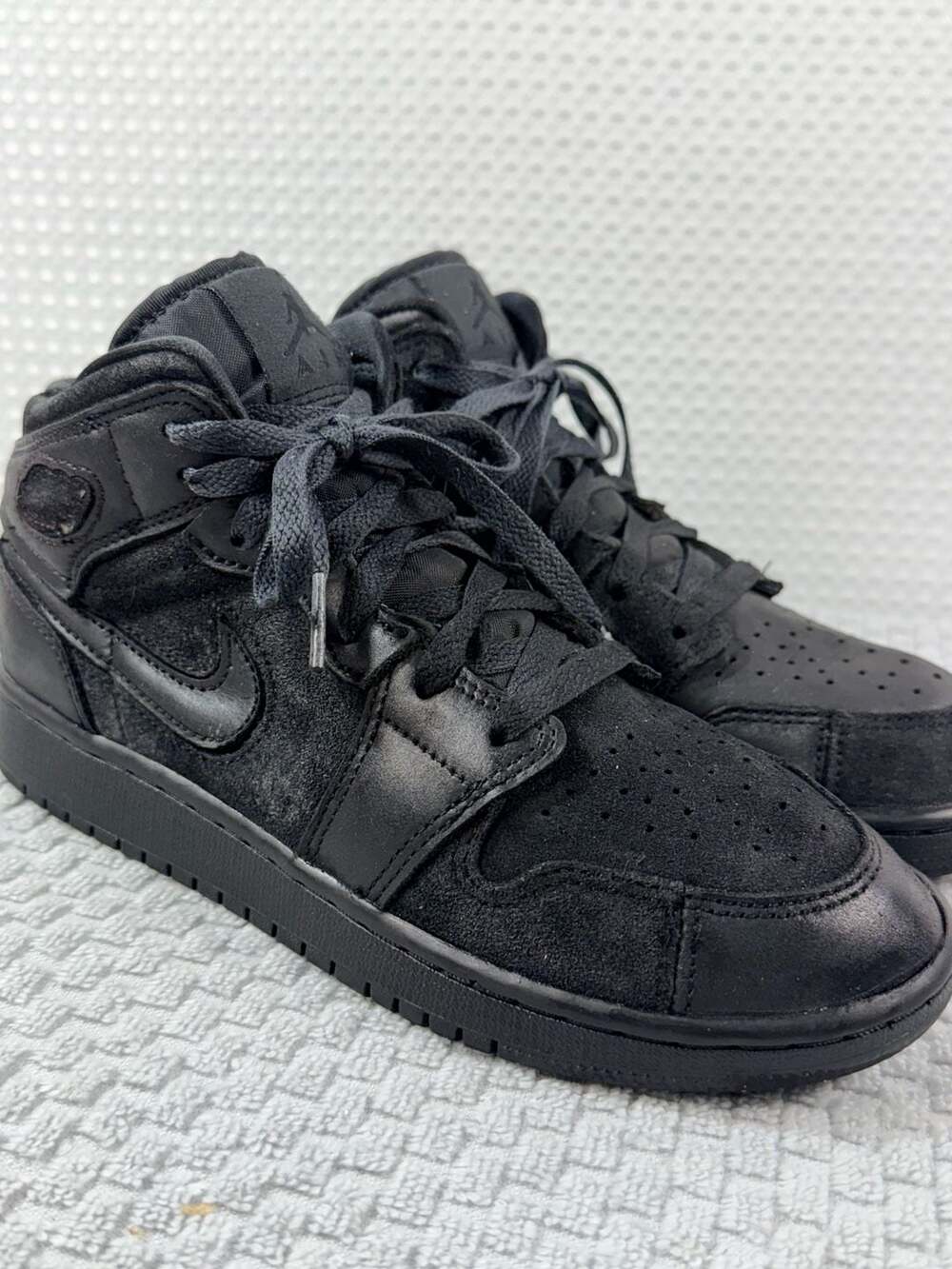 Jordan Air Jordan 1 Mid SE Craft GS Size 4.5Y Black Gray Sneakers